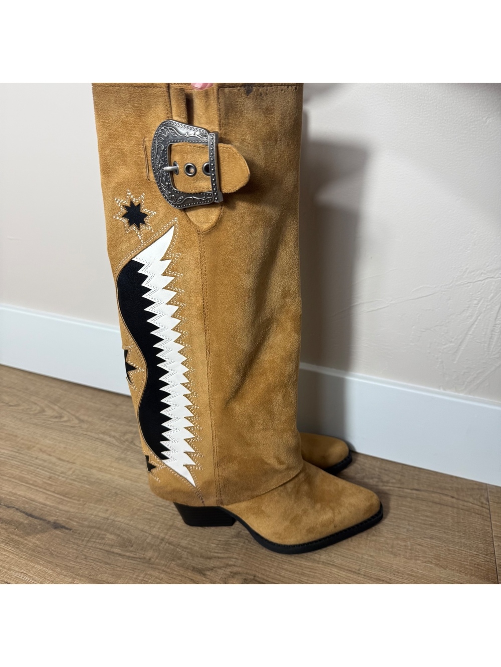 Western Embroidered Cowboy Boots | Women’s 6 - Picture 2 of 8